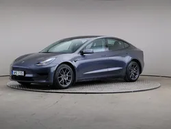 Grå Begagnad 2021 Tesla Model 3 Standard Range Plus Sedan | 269 000 kr (Marknadspris)