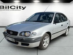 Silver Begagnad 2000 Toyota Corolla Halvkombi | 33 000 kr