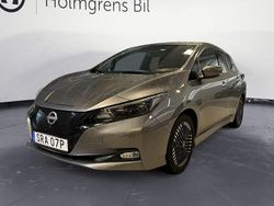 Grå Begagnad 2022 Nissan Leaf N-Connecta Halvkombi | 179 800 kr (Marknadspris)