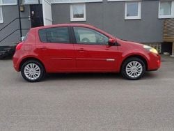 Röd Begagnad 2012 Renault Clio R.S. Halvkombi | 44 900 kr (Marknadspris)