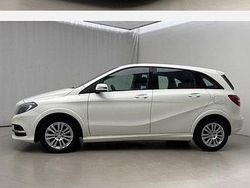 Vit Begagnad 2016 Mercedes 200 Style Halvkombi | 124 900 kr