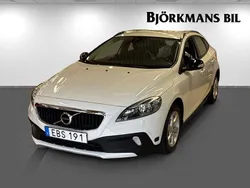Vit Begagnad 2016 Volvo V40 CC Kombi | 199 000 kr (Marknadspris)