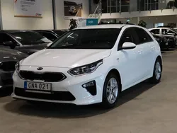 Vit Begagnad 2018 Kia Ceed Halvkombi | 139 900 kr (Dyr)