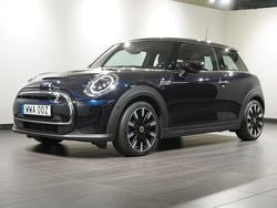 Svart Begagnad 2022 Mini Cooper Halvkombi | 239 500 kr (Marknadspris)