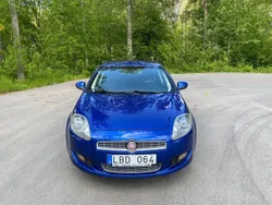 Blå Begagnad 2010 Fiat Bravo Halvkombi | 44 800 kr