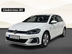 Vit Begagnad 2018 VW Golf VII GTE Halvkombi | 239 900 kr (Marknadspris)