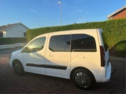 Vit Begagnad 2012 Citroën Berlingo Minibuss | 42 000 kr (Superpris)