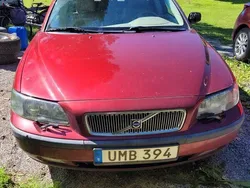 Röd Begagnad 2004 Volvo V70 Business Edition Kombi | 5 000 kr (Bra pris)
