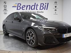 Grå Begagnad 2022 BMW 530e M Sport Sedan | 349 500 kr (Lite dyr)