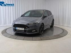 Grå Begagnad 2017 Ford Focus ST Kombi | 159 100 kr (Dyr)