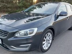 Grå Begagnad 2015 Volvo V60 Momentum Kombi | 129 900 kr (Bra pris)