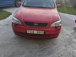 Röd Begagnad 2002 Opel Astra Halvkombi | 18 500 kr (Marknadspris)