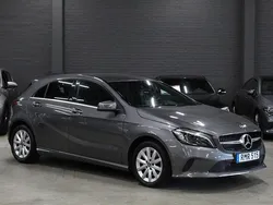 Mörkgrå (grå metallic) Begagnad 2018 Mercedes A180 Halvkombi | 149 900 kr (Marknadspris)