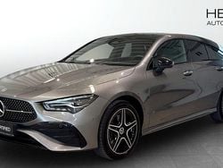 Mörkgrå (grey) Begagnad 2025 Mercedes CLA250e Shooting Brake AMG line Kombi | 429 000 kr (Lite dyr)