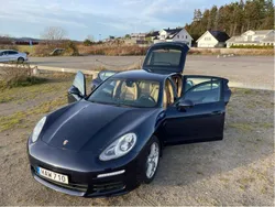 Blå Begagnad 2016 Porsche Panamera Sedan | 325 000 kr