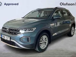 Blå Begagnad 2022 VW T-Roc SUV | 269 000 kr