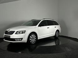 Vit Begagnad 2015 Skoda Octavia Kombi | 104 900 kr (Marknadspris)