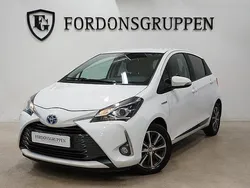 Vit Begagnad 2020 Toyota Yaris Hybrid Halvkombi | 144 800 kr (Bra pris)