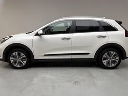 Vit Begagnad 2019 Kia e-Niro Advance SUV | 213 900 kr (Bra pris)