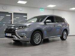 Grå Begagnad 2018 Mitsubishi Outlander P-HEV SUV | 189 800 kr (Marknadspris)
