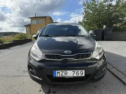 Svart Begagnad 2013 Kia Rio Halvkombi | 72 900 kr (Marknadspris)