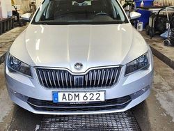 Silver Begagnad 2016 Skoda Superb LAURIN & KLEMENT Kombi | 124 000 kr (Marknadspris)