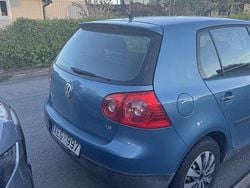 Blå Begagnad 2006 VW Golf V Trendline Halvkombi | 25 500 kr (Bra pris)