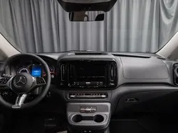 Silver Ny 2025 Mercedes Vito Minibuss | 668 749 kr (Dyr)