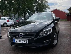 Svart Begagnad 2018 Volvo V60 Kinetic Kombi | 163 000 kr (Lite dyr)