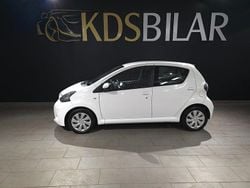 Vit Begagnad 2013 Toyota Aygo Halvkombi | 39 900 kr (Marknadspris)