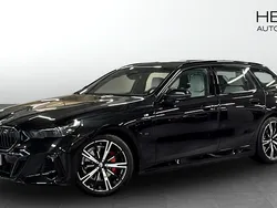 Svart (black) Begagnad 2025 BMW 530e M Sport Kombi | 698 700 kr (Bra pris)
