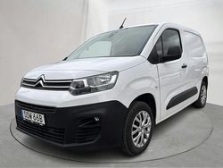 Vit Begagnad 2022 Citroën Berlingo Minibuss | 159 000 kr (Marknadspris)