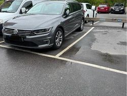 Grå Begagnad 2016 VW Passat GTE Kombi | 164 000 kr (Marknadspris)