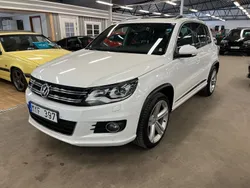 Vit Begagnad 2012 VW Tiguan R-line SUV | 99 900 kr (Marknadspris)