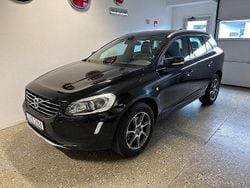 Svart Begagnad 2015 Volvo XC60 Ocean Race SUV | 174 900 kr (Marknadspris)
