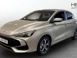 Grå (silver) Ny 2024 MG MG3 Luxury Halvkombi | 269 990 kr (Marknadspris)