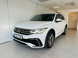 Vit Begagnad 2022 VW Tiguan R-line SUV | 319 900 kr (Marknadspris)