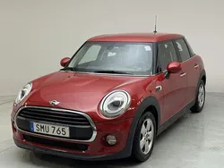 Röd Begagnad 2017 Mini ONE Pepper Halvkombi | 140 000 kr