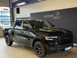 Svart Begagnad 2021 RAM 1500 Pickup | 775 000 kr (Dyr)