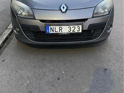 Grå Begagnad 2011 Renault Mégane GrandTour Kombi | 48 900 kr (Marknadspris)