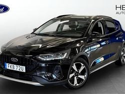 Svart (black) Begagnad 2023 Ford Focus Active Halvkombi | 194 900 kr (Marknadspris)