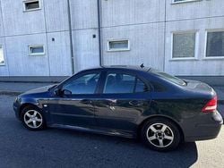 Blå Begagnad 2004 Saab 9-3 Vector Sedan | 17 000 kr (Superpris)
