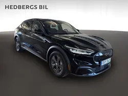 Svart Begagnad 2021 Ford Mustang Mach-E SUV | 399 500 kr (Bra pris)