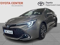 Grön Begagnad 2024 Toyota Corolla Style Kombi | 309 900 kr (Marknadspris)
