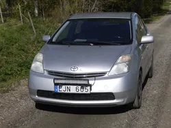 Silver Begagnad 2006 Toyota Prius Halvkombi | 37 000 kr (Marknadspris)