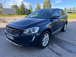 Blå Begagnad 2015 Volvo XC60 Summum SUV | 225 000 kr (Marknadspris)