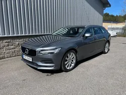 Grå (gråmetallic) Begagnad 2019 Volvo V90 Momentum Kombi | 199 900 kr (Marknadspris)