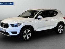 Vit Begagnad 2020 Volvo XC40 Momentum SUV | 239 900 kr