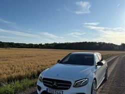 Vit Begagnad 2017 Mercedes E250 AMG Kombi | 295 000 kr (Marknadspris)