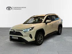 Vit Begagnad 2022 Toyota RAV4 Hybrid Executive SUV | 369 900 kr (Marknadspris)